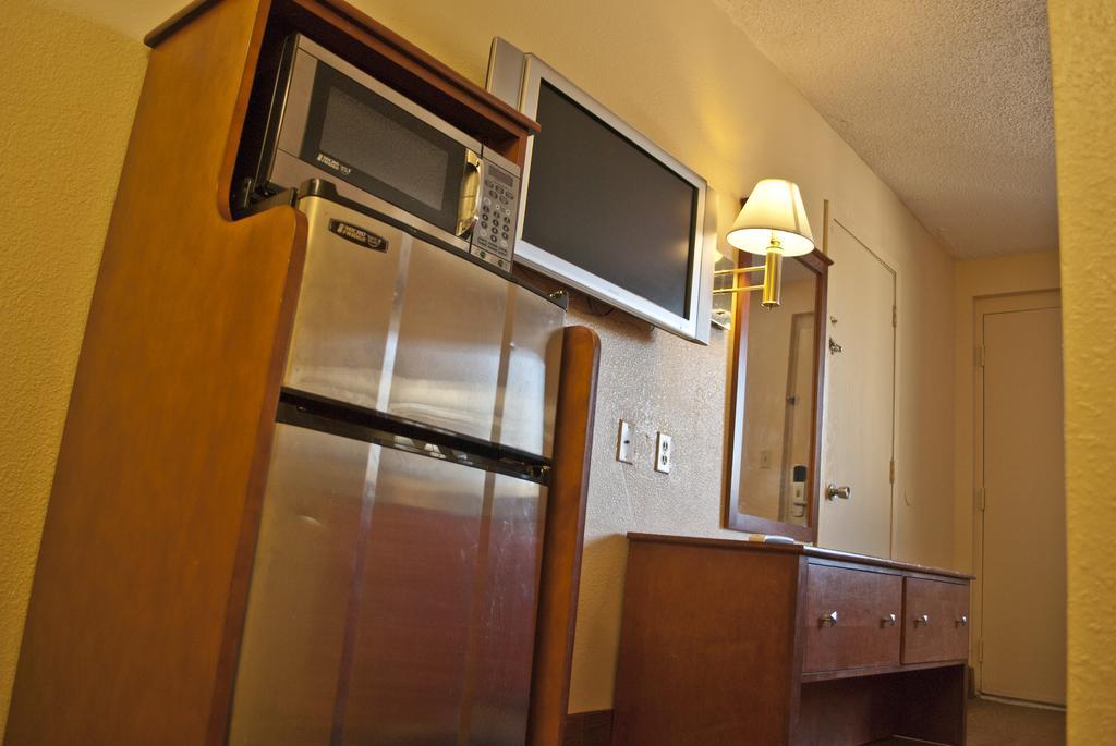 Bama Inn Huntsville Kamer foto