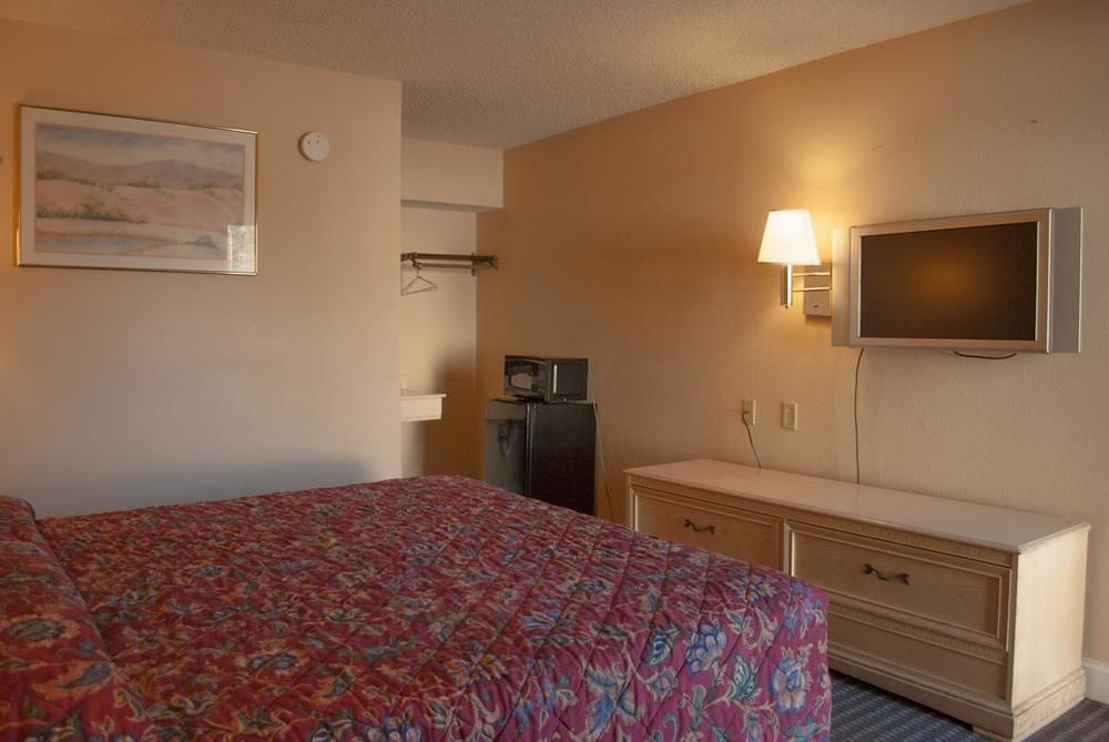 Bama Inn Huntsville Buitenkant foto
